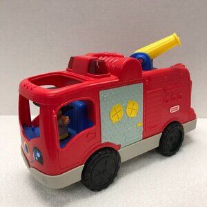 Fisher Price Little People Toddler‎ Helping Others Fire Truck w/ 2 fire fighters